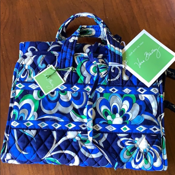 Vera Bradley Handbags - Vera Bradley 4 zippered pocket organizer NWT❣️